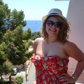 jobiebear's profile picture. A girl wondering what an earth to do with her life!