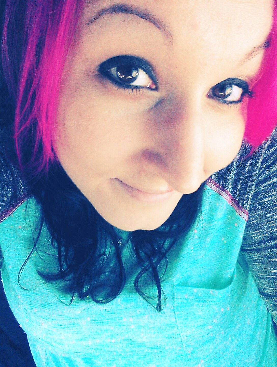 xHorrorBunnyx's profile picture. into: beat listenin, money earnin, movie watchin, art makin, body rockin & fat killin