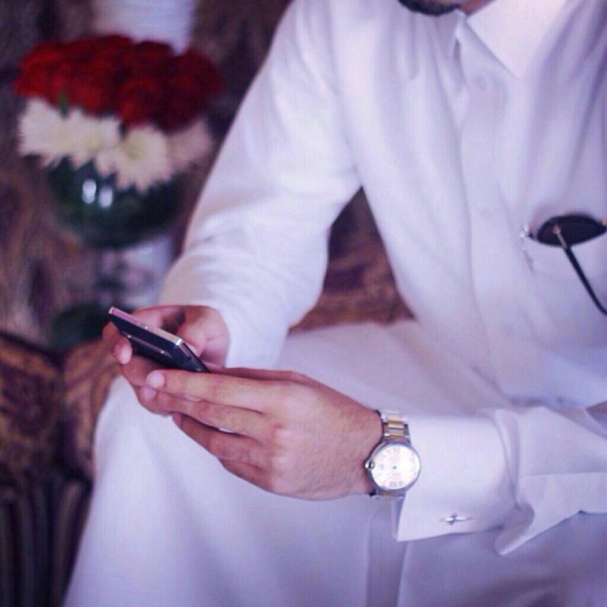 مايعتقده الآخرون عنك ليس من شأنك،،وماتعتقده عن نفسك هو شأنك مدى الحياة