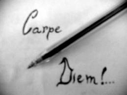 Vive tu vida, no molestes a los demas, ten confianza en ti mismo y sobre todo quierete tal y como eres.