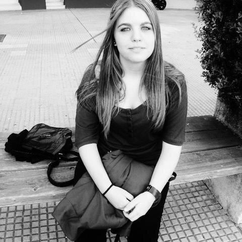 MissCrispu's profile picture. Mujer de armas tomar. Amo las pelis románticas.
 Para caminar, valen los sueños. Carpe Diem. 
http://t.co/f9qRx9fD0S