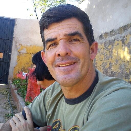 amo minha familia amo meus amigos e tambem amo deus e tudo que eu tenho