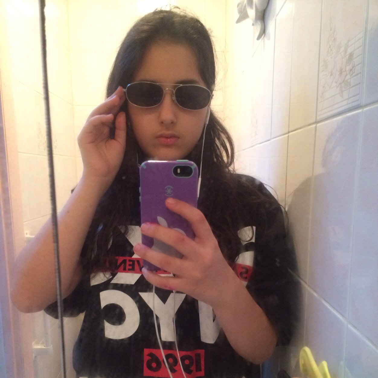 I Love PLL, TW, SPN, TVD bro u name it!!! 👉(un)follow for (un)follow👈💋💵🍸🚬✨17, I love movies, music, etc and I edit pics {just ask}❤️✌️