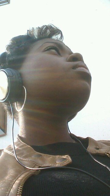 kreoyana's profile picture. Une passionnée des arts de la scène, et du monde de la beauté.Makeup artistes