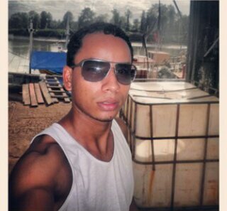 Ultimamente ja não tenho mais mandado em mim.Foi só você que fez com que eu ficasse assim.Não há nada que eu possa fazer a não ser me envolver....