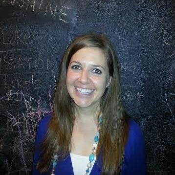 Wife, weight lifter, runner, Sweat Pink Ambassador, NSCA certified personal trainer, loves sunshine