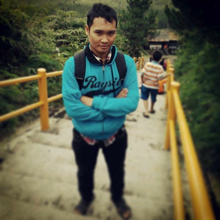 fb: fajar arizona
 instagram: fajarizona  Be a good man,, berdoa,berusaha,dan bersabar adalah kunci keberhasilan....
be ur self n always positif thinking,,.
