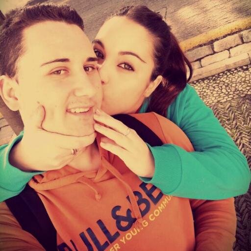21. Enamorado de su chica♥. Graduado en Ingeniería Eléctrica en la UPV.