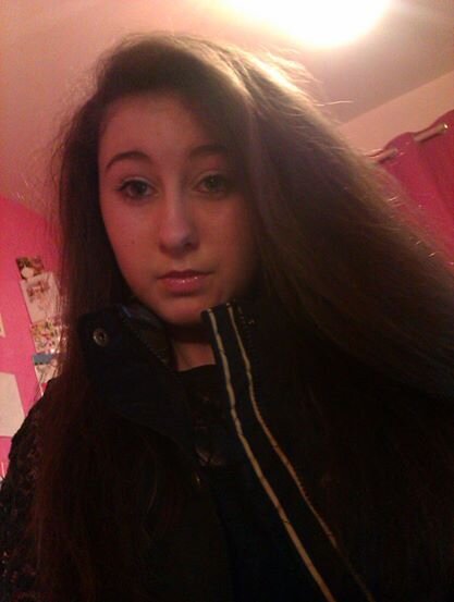 love singing, dancing, performing and horse riding its my life 3 follow me please and I will follow back :)