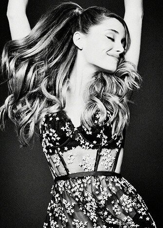 There are too many stars above but the only one i see is you ♥