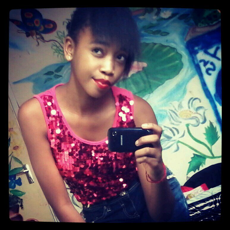 lover if poemz lyk to give lones.inlve wid punk music an rock bandz