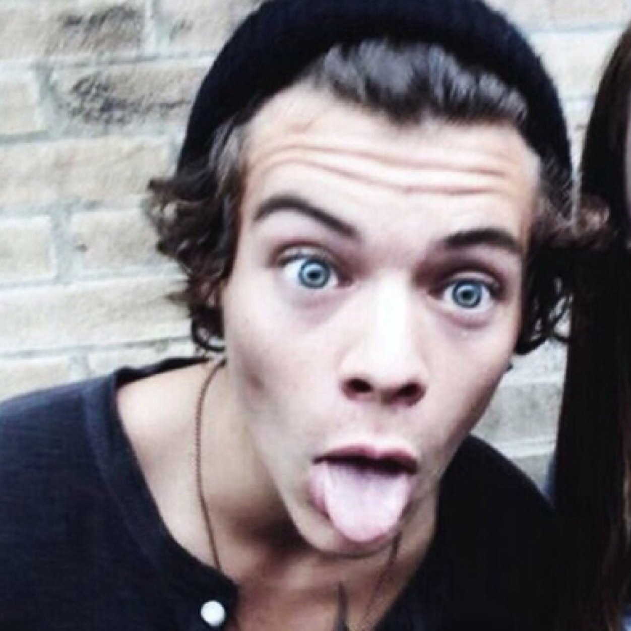 hi beautiful please follow @vintagebeanie since she gave you this free follow love you lots :)