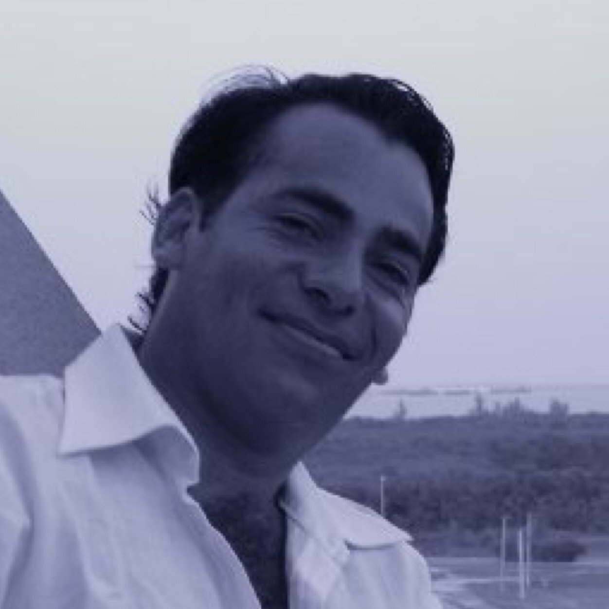 carlosfriedman's profile picture. Director en MAÖZ Inmobiliaria & Inversiones.
No por que haga RT significa que estoy de acuerdo, solo comparto mi atencion.