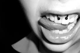Quem gosta de Tatuagens e Piercings segue :3 (Sigo todos de volta )  Curtam  a nossa pagina no Facebook