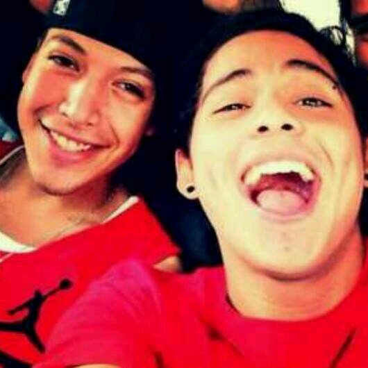 fans delos mejores meseritos de #Acabatelo @brandon_meza @jose_Ramm1506 tambien @_snuppy08 los amo son sumamente guapos
 sigueme y te sigo
