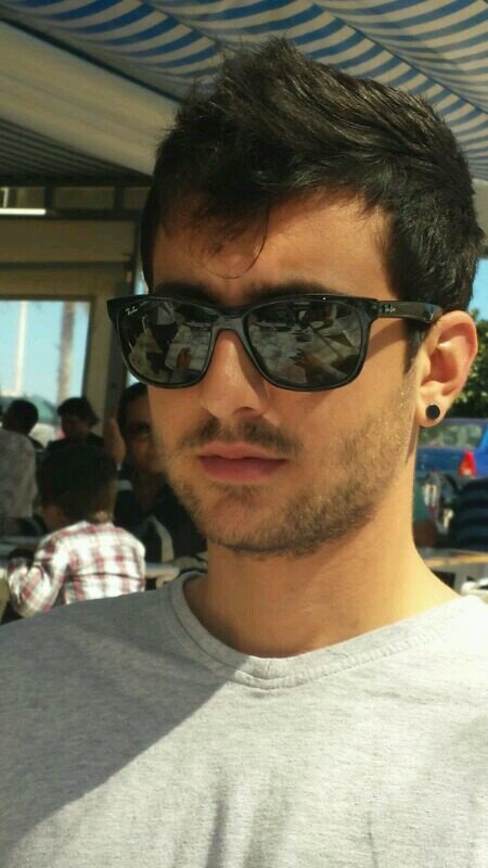 Constructor de cohetes, experto en pizzas y amante de los cuentos.