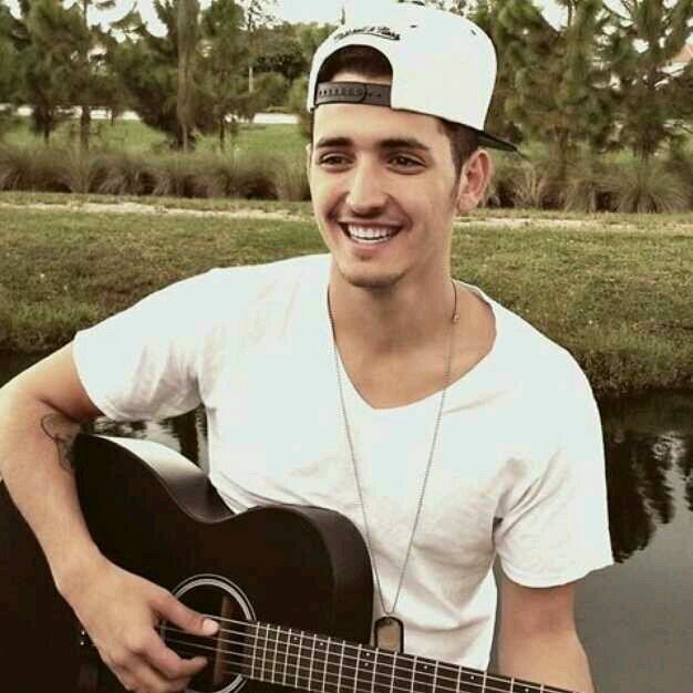 Here you'll findr everything about Derik, if you love derik follows! soundcloud: derik fein fans , @derikfein