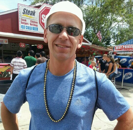 Husband, father of 3, Wisconsin sports fan and beer connoisseur.