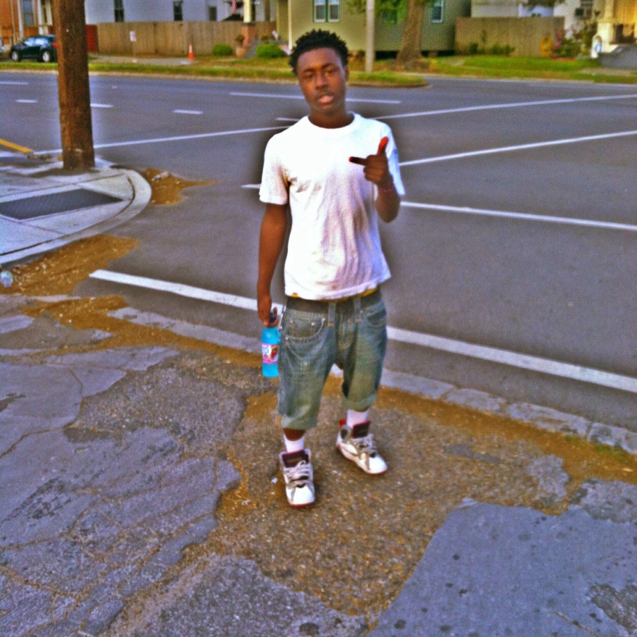 I can't fuck wit everybod , i only fuck wit niggas that would taje a slug far me