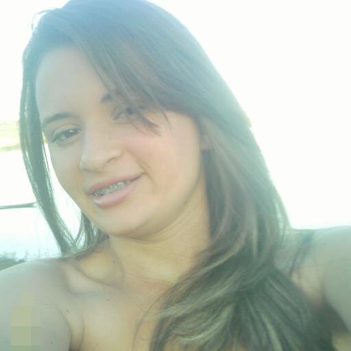 Maria Eduarda casada; com um filho lindo e cursando linguas espanhola na uern...