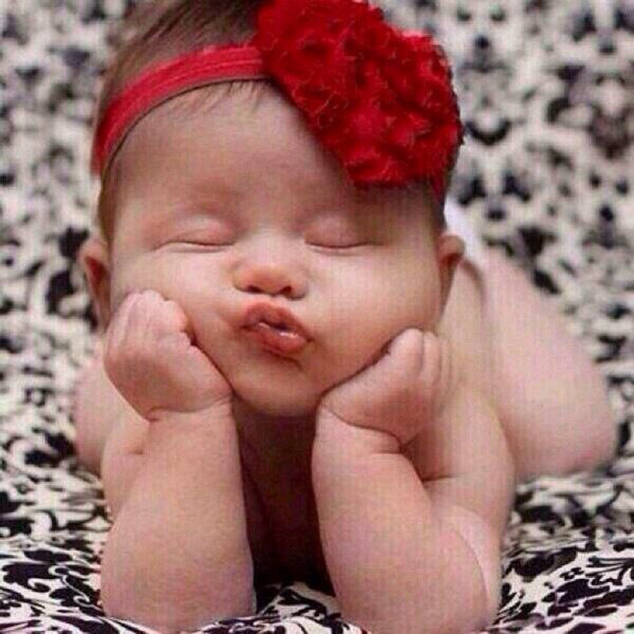 Twanda_rn936's profile picture. تسكنني امرأه عجوز/ تسقيني االكثير من حكم?ہا : لذا لا يروقني الكثير من جيلي ... 2 انا هنا ليس لت?ـارف الشخصي إنم?ا لت?ـارف الفكري