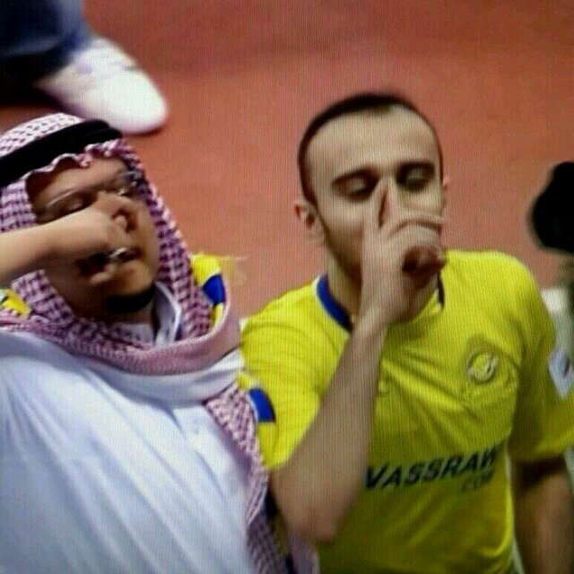 ‏طالب ثانوي داري نجران طموح متذوق للشعر ومتابع لثقافه الاجتماعيه ومشجع نصراوي
