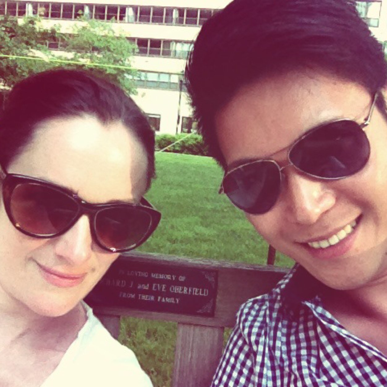 barefoot_phila's profile picture. Slip off your shoes & tag along #barefoot_philadelphia | http://t.co/yVvhzb6rGT