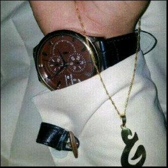 لا شيء يكشفُ حقيقةَ النّاس كـ الإبتعاد / عنهُم .!         PIN:2A6A5114