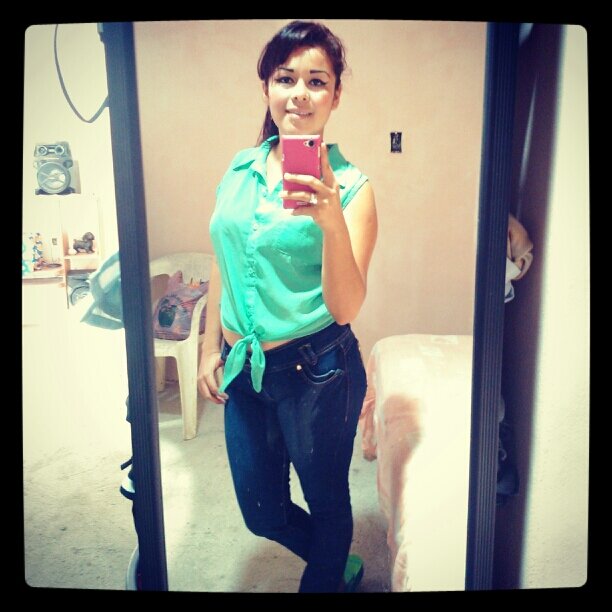 no cave duda deq me enkantas!!!  xq sera!!! me gusta gustarte y me gusta q te guste!!!