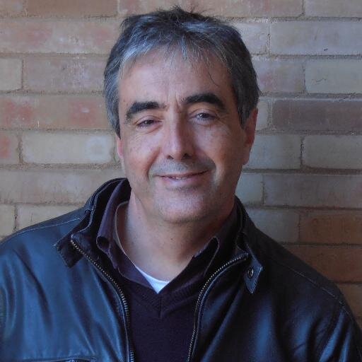 Psicoanalista, amigo del sentido común. Interesado en la crianza, las psicosis, las adicciones, .... Dirige una comunidad terapéutica y es miembro de la EPFCL.