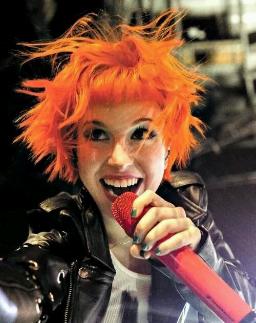 FC PARAMORE (@farrowest_ e @MyLifeAsTah) since 08/06/2010