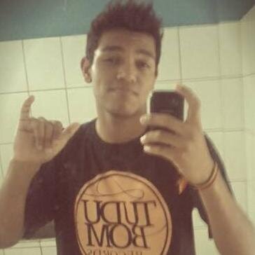 ☮ As muralhas que eu puder eu mesmo derrubo, aquelas que não der Deus põe no chão pra mim ☮