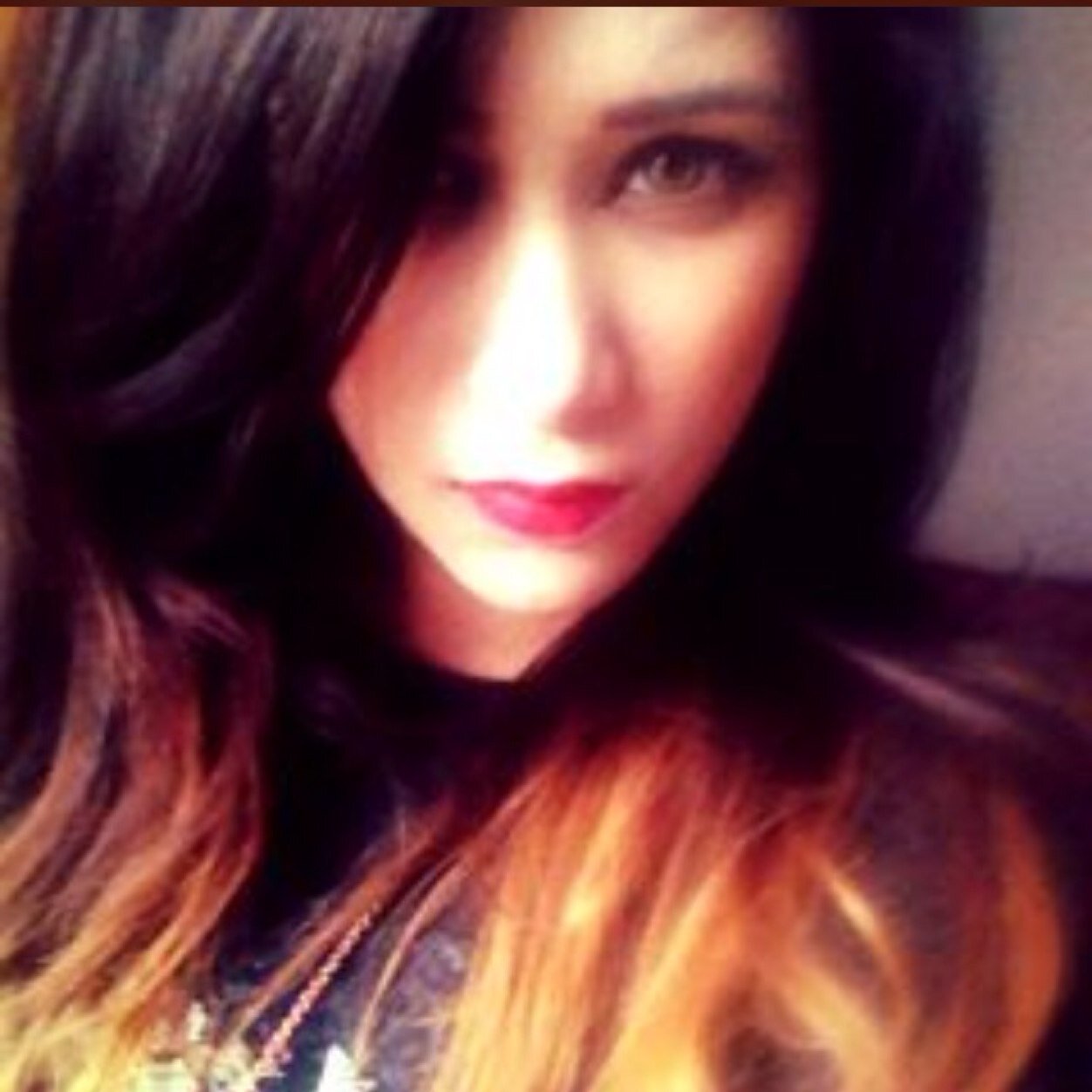 Am a fun easy going person i enjoy having a laugh, am easy to talk to follow me and ill follow u back :)
