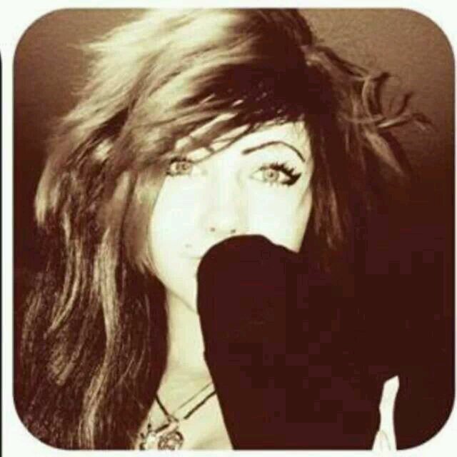 Hey! My name is Jenniffer Monroe and I'm in a band called Jenniffer Screamz Monroe. I sing and I design the album covers and other stuff Check it out on Youtube