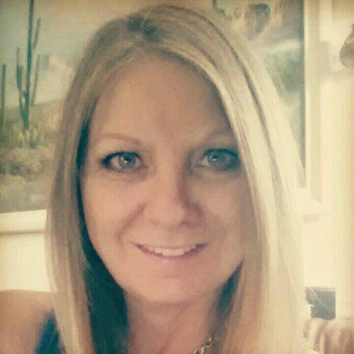 darlenej0hns0n's profile picture. 