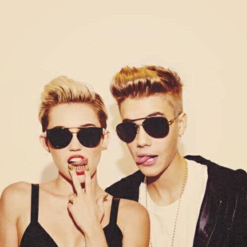 I'm 15 year's old
belieber........FOLLOW ME.