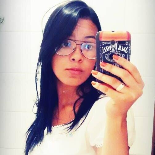 Que Deus me proteja de gente má, cruel, invejosa. Mas, principalmente, de gente sem graça, sem sal, sem veneno e sem loucura…