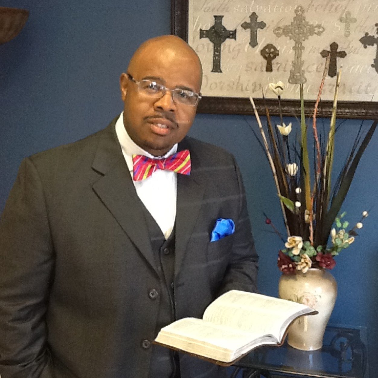 Empowering Kingdom Growth:
Pastor/Founder, Practioner of Truth, Kingdom Recovery Agent, Leadership Development and Strategist.