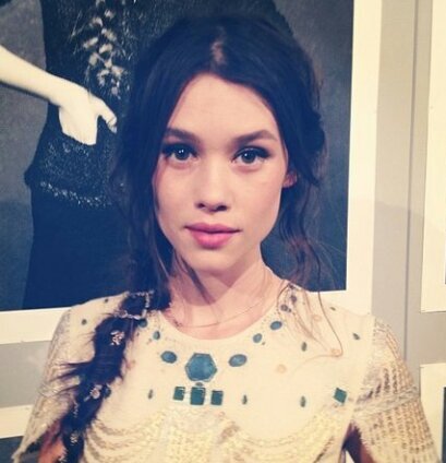Zoë Belladona. Cazadora. Artemisa. Hija de Atlas. Arco y flechas. ➹ ➸ ➷
