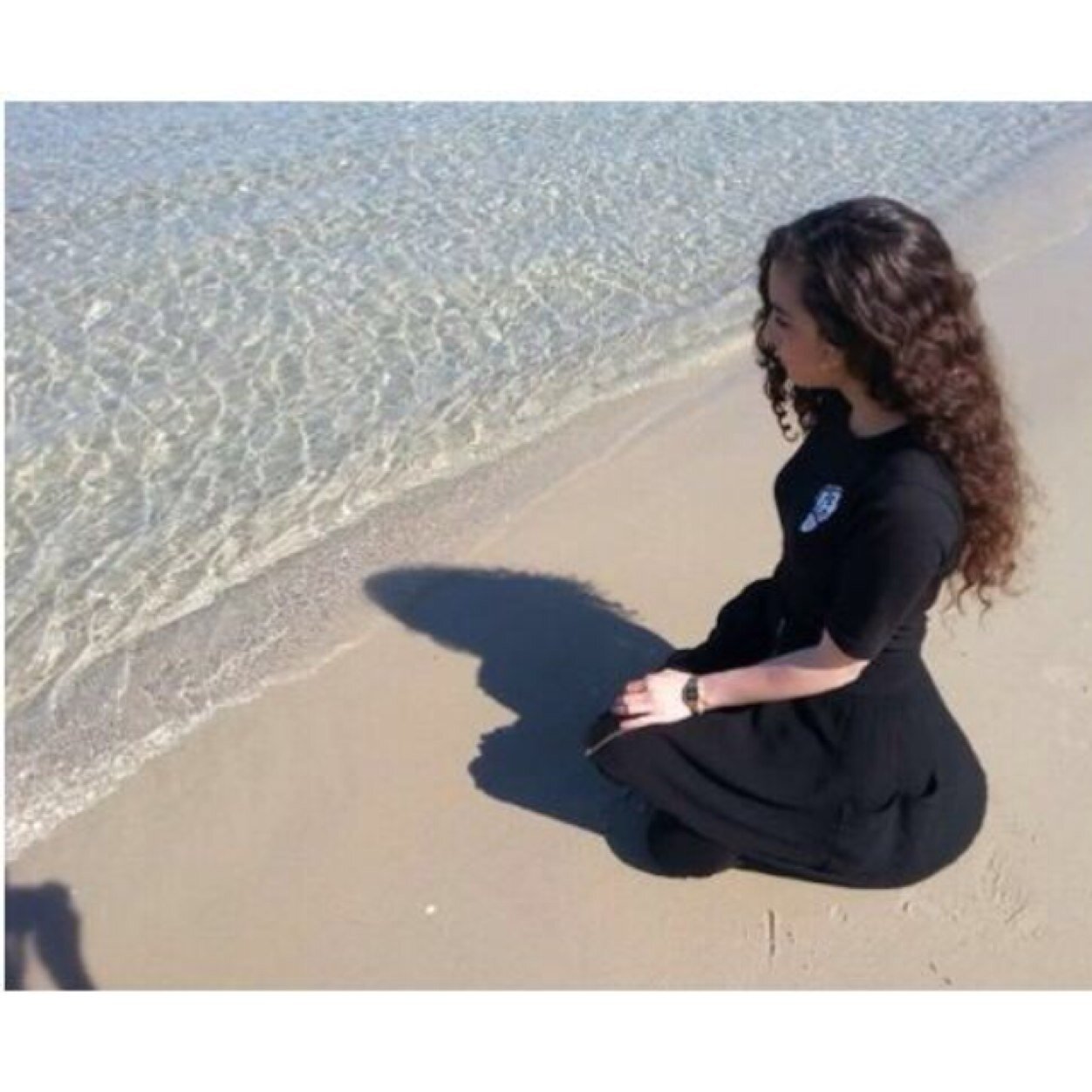 NoaDavid245's profile picture. Being here without you is like i'm waking up to, only half a blue sky kinda there but quite, i'm walking aroung with just one shoe i'm half a heart without you.