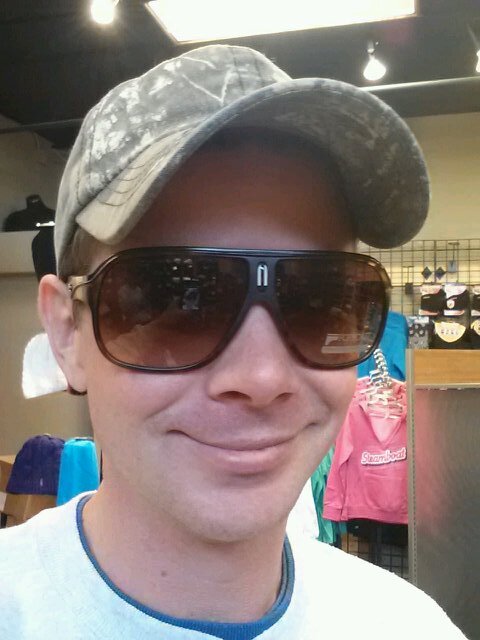 Hey you wicked #naughty girls. Im a dirty minded creative fun good looking guy here for some fun. #weed #milf #pot #NSFW