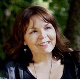 Consultant Medical Herbalist and Naturopath -I treat both chronic ailments and more complex conditions including skin and WH. Radio Presenter Oystermouth Radio.