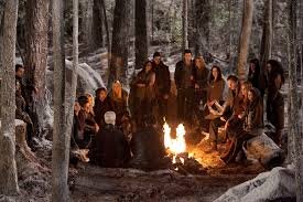 TWILIGHT!! THE BEST MOVIE EVER I LOVE IT!!