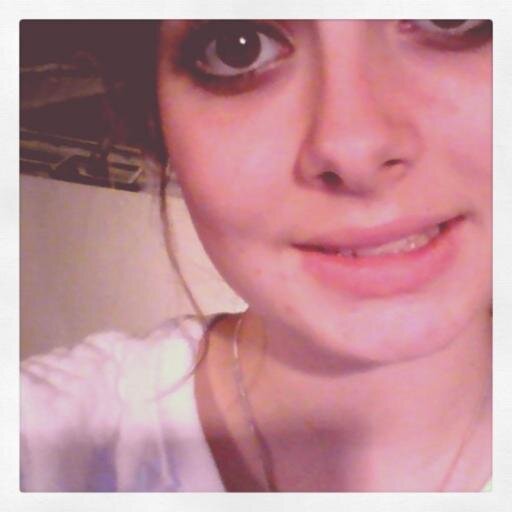 tu le dragues? j'vais te faire bouffer tes boyaux. jimmy; mon amour, le seul. alyssa; la mieux...❤