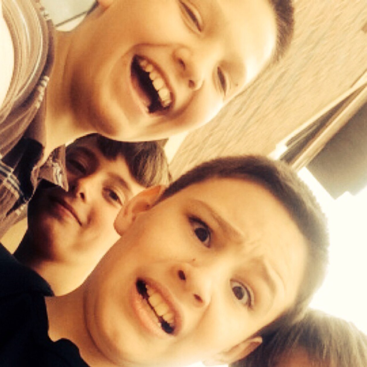 You follow me i follow you @shawnwagers

                             Taken