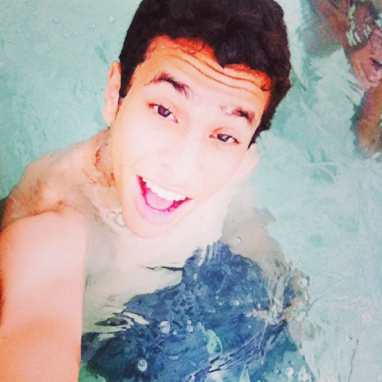 I live in brasil 
Follow Instagram: @eujuniorwicthoff !!
Sigam ai valeu ?!