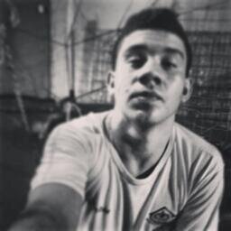 desde 1997 estragando tudo e decepcionando pessoas.
instagram: gabs_augusto