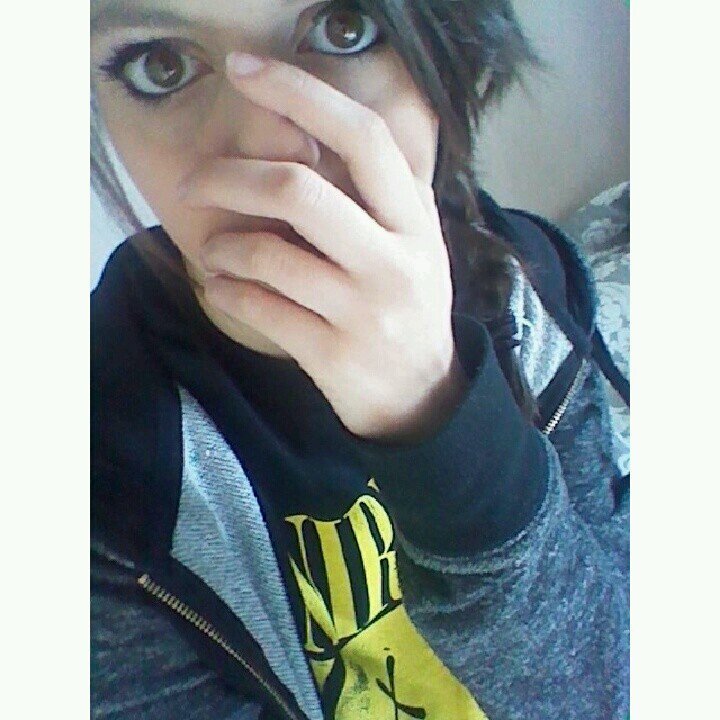 • I like bands • I don't like people × Jared leto tweeted me twice 1/6/13 × 15 years old and cry over bands~ that is all ♡ ♥