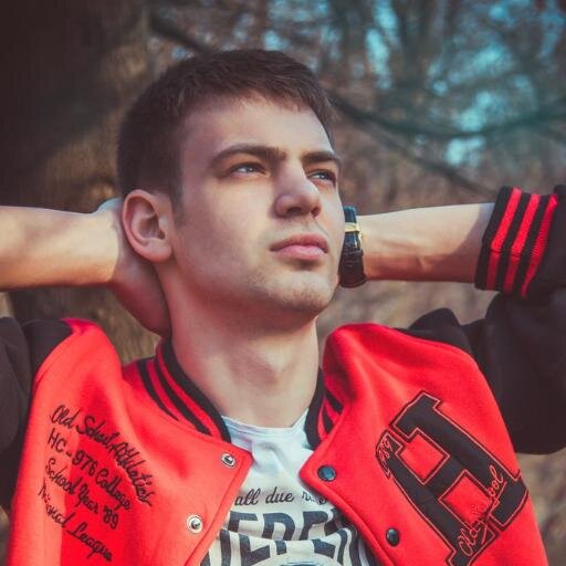 Личность: Дружелюбный мизантроп
Деятельность: Автор-исполнитель