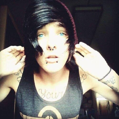 yourpiercings's profile picture. i am looking for a band, i can play guitar and vocals and songwrite, i love tattoos and piercings